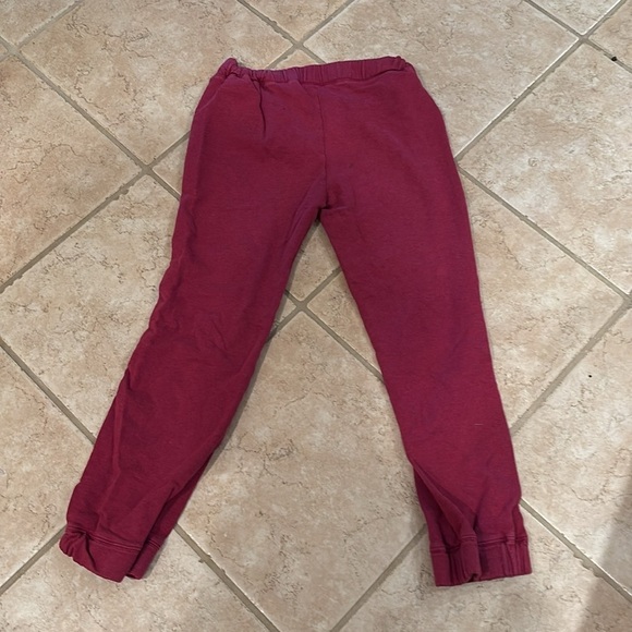 Peak kids raspberry colored joggers - Picture 5 of 8